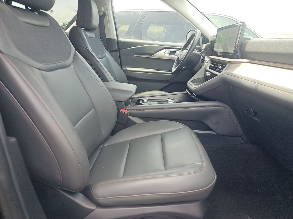 2025 Ford Explorer Active AWD | Active Comfort Pkg