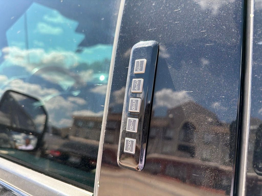 2017 Ford F-250SD Lariat FX4 | 6.7L Pwr Stroke