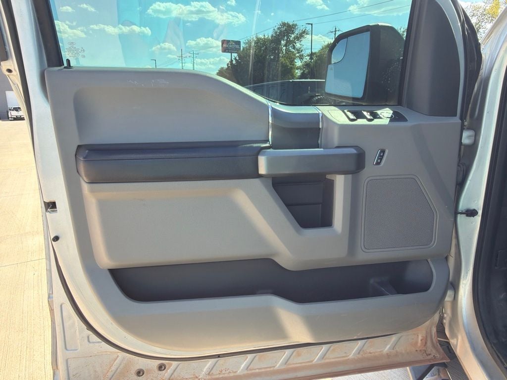 2017 Ford F-150 XLT 4WD | 5.0L V8