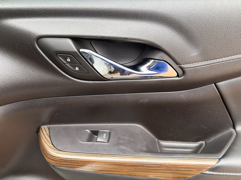 2022 GMC Acadia SLE 7 Passenger