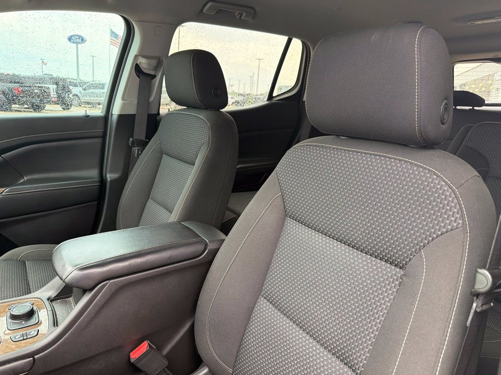 2022 GMC Acadia SLE 7 Passenger