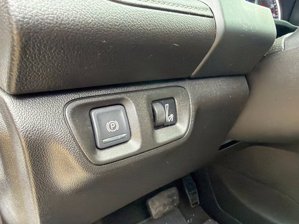 2022 GMC Acadia SLE 7 Passenger