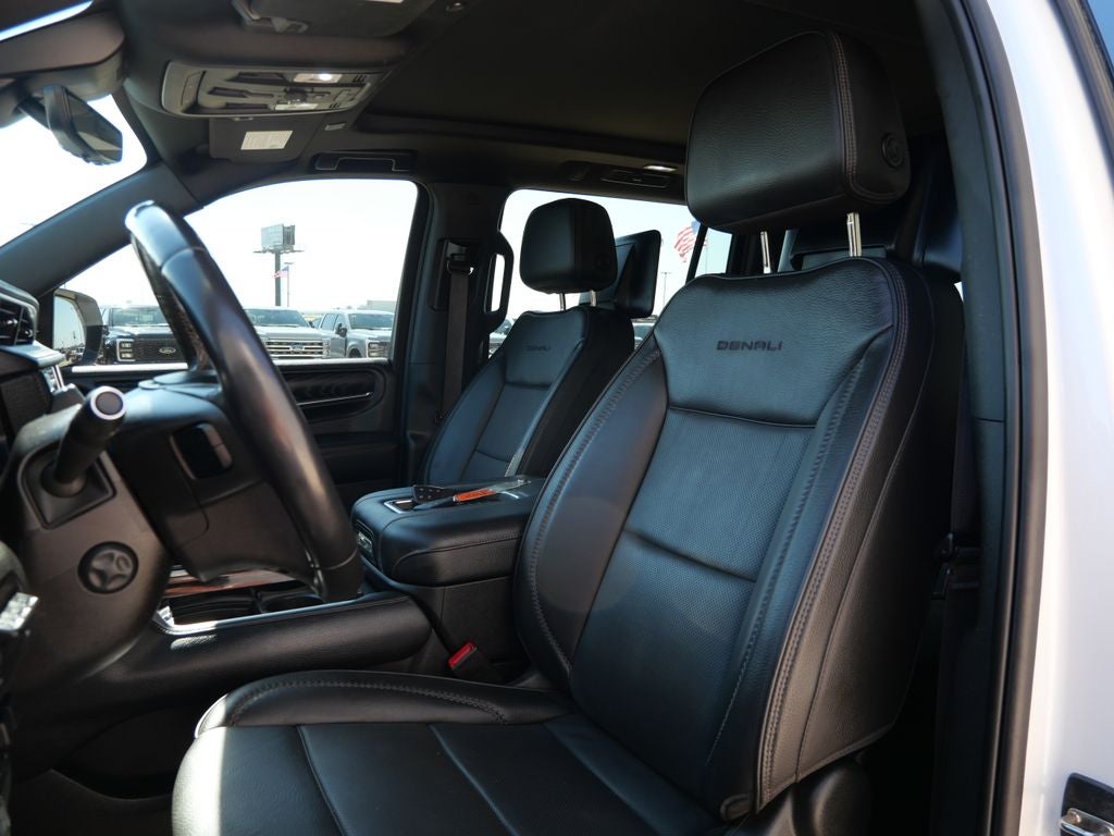 2023 GMC Yukon XL Denali 4WD | 7 Passenger