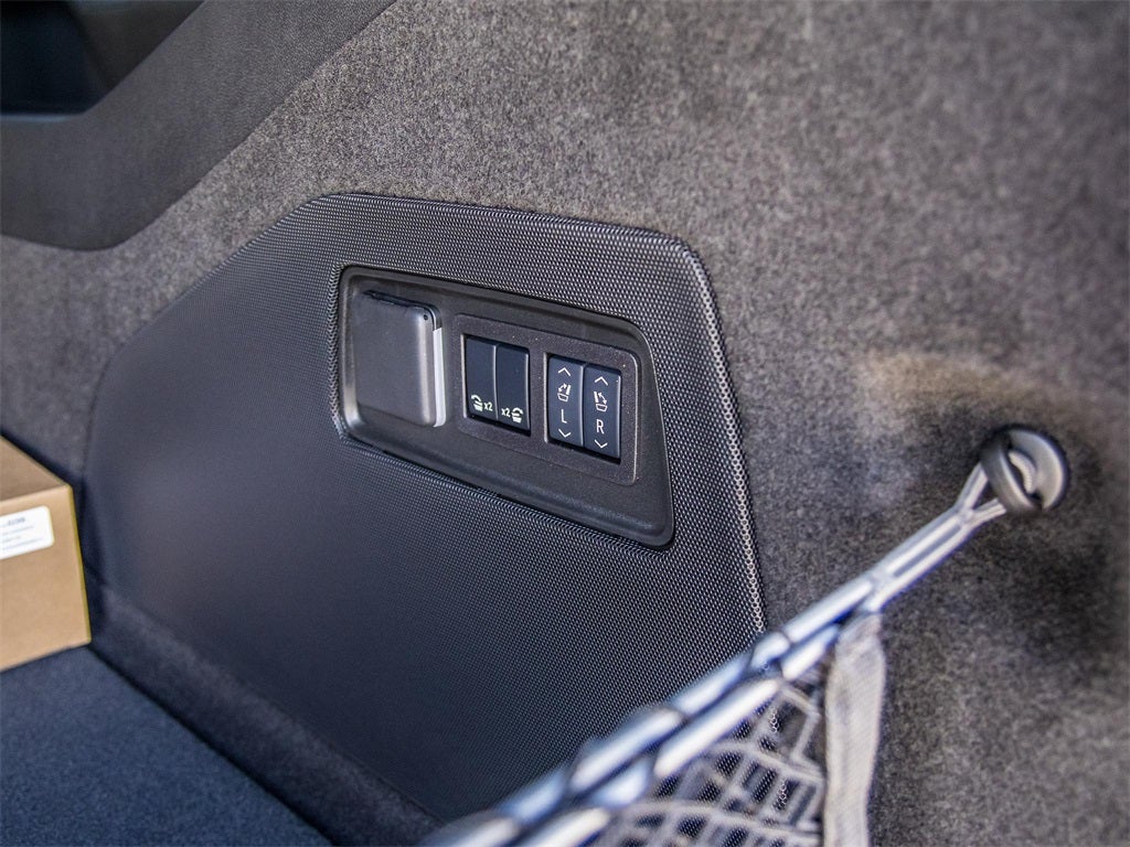 2025 Cadillac Escalade ESV Premium