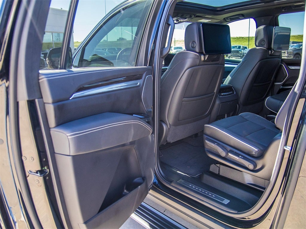 2025 Cadillac Escalade ESV Premium