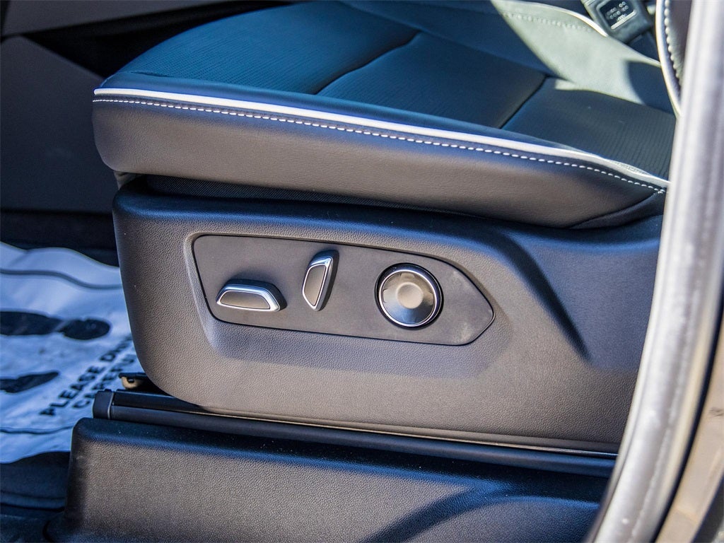 2025 Cadillac Escalade ESV Premium