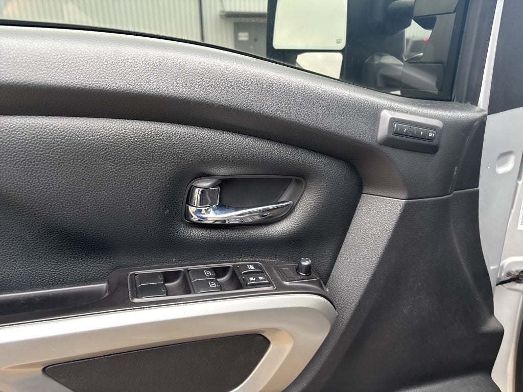 2020 Nissan Titan SL