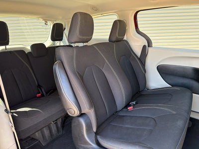 2020 Chrysler Voyager L 7 Passenger
