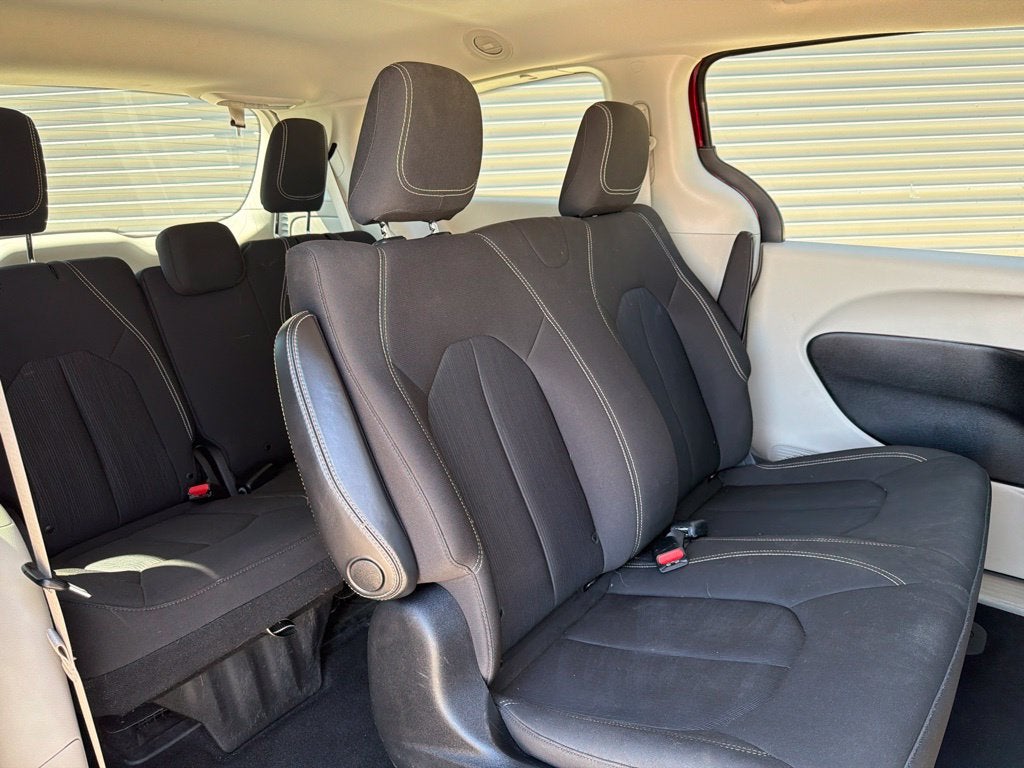 2020 Chrysler Voyager L 7 Passenger