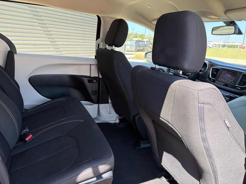 2020 Chrysler Voyager L 7 Passenger