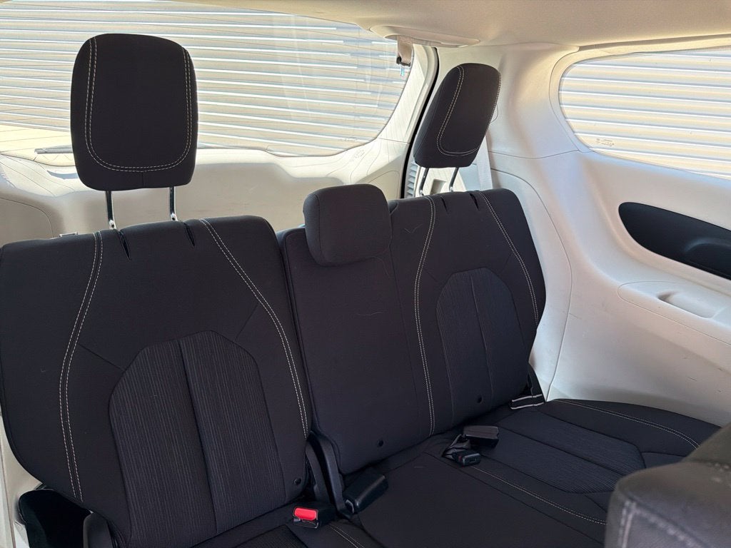 2020 Chrysler Voyager L 7 Passenger