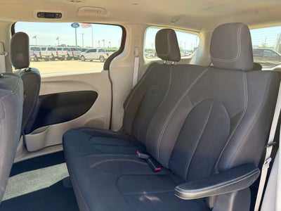 2020 Chrysler Voyager L 7 Passenger