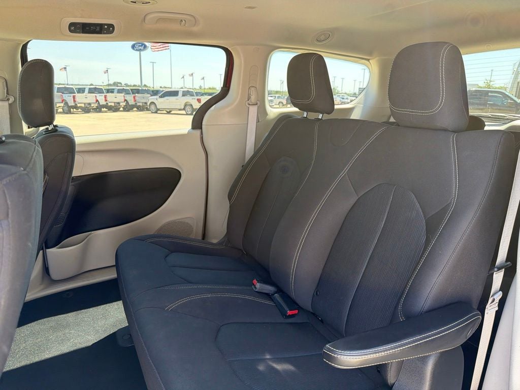 2020 Chrysler Voyager L 7 Passenger