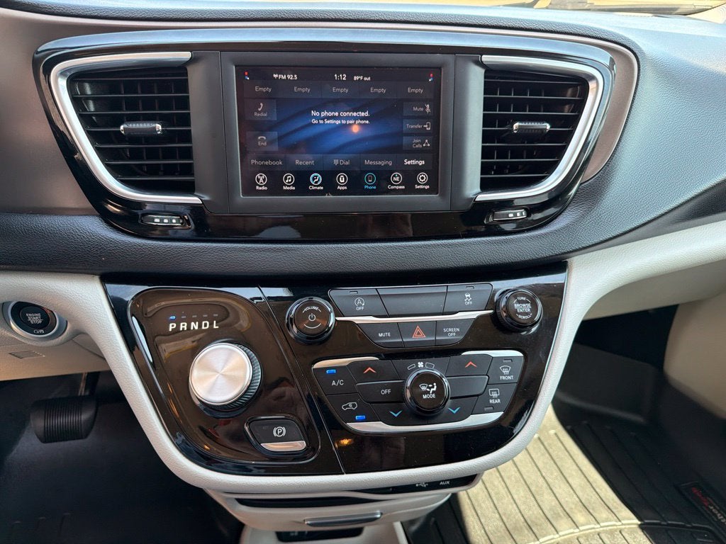 2020 Chrysler Voyager L 7 Passenger