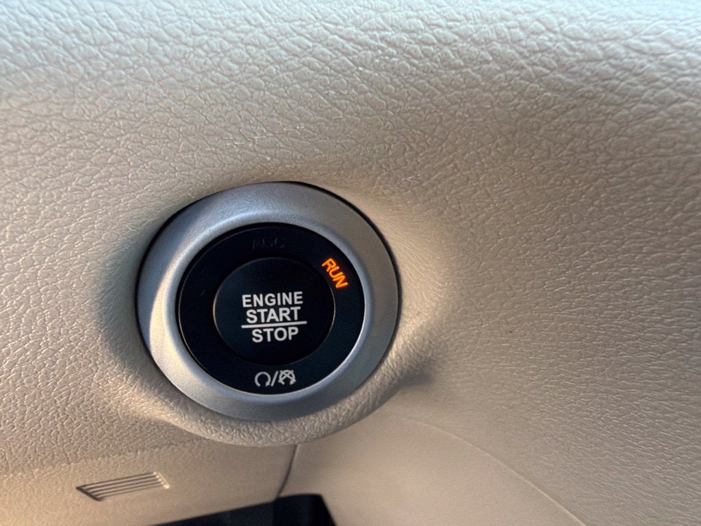 2020 Chrysler Voyager L 7 Passenger