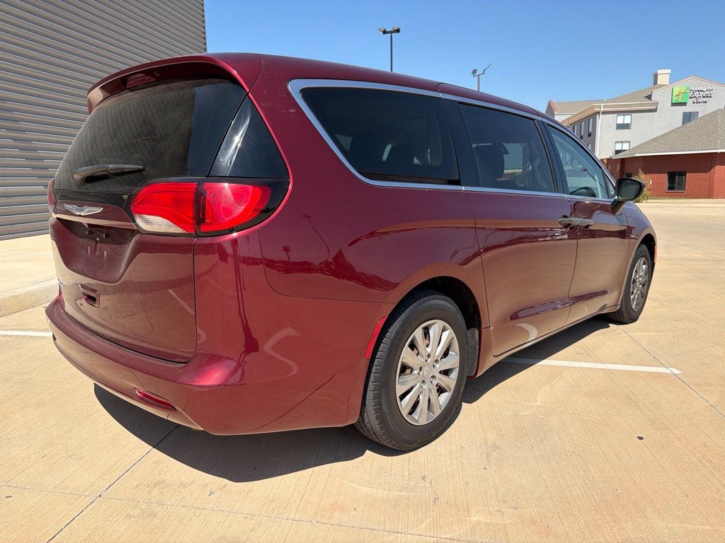 2020 Chrysler Voyager L 7 Passenger