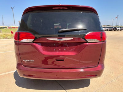2020 Chrysler Voyager L 7 Passenger