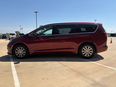 2020 Chrysler Voyager L 7 Passenger