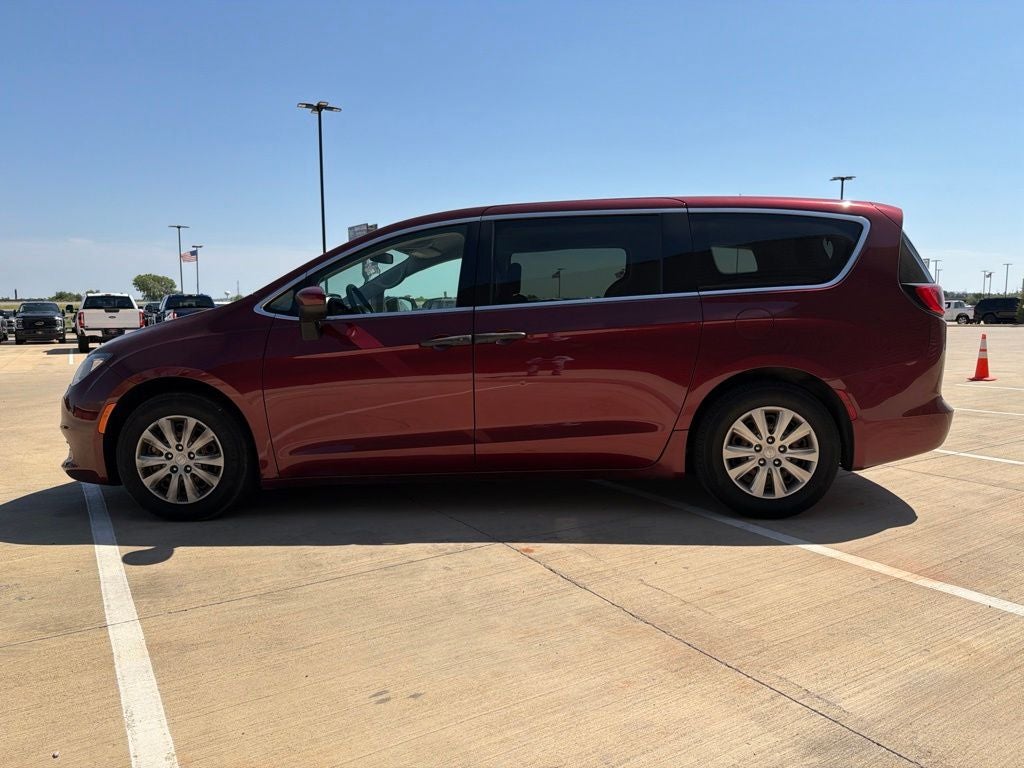2020 Chrysler Voyager L 7 Passenger