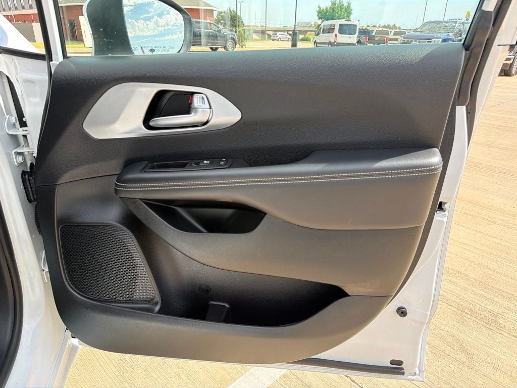 2023 Chrysler Pacifica Touring 7 Passenger
