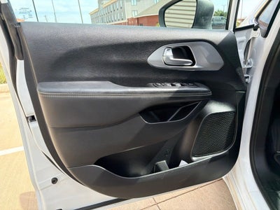 2023 Chrysler Pacifica Touring 7 Passenger