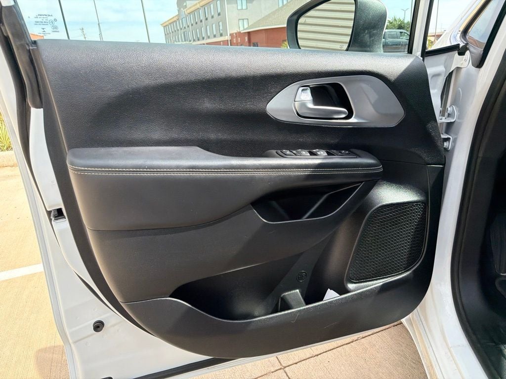 2023 Chrysler Pacifica Touring 7 Passenger