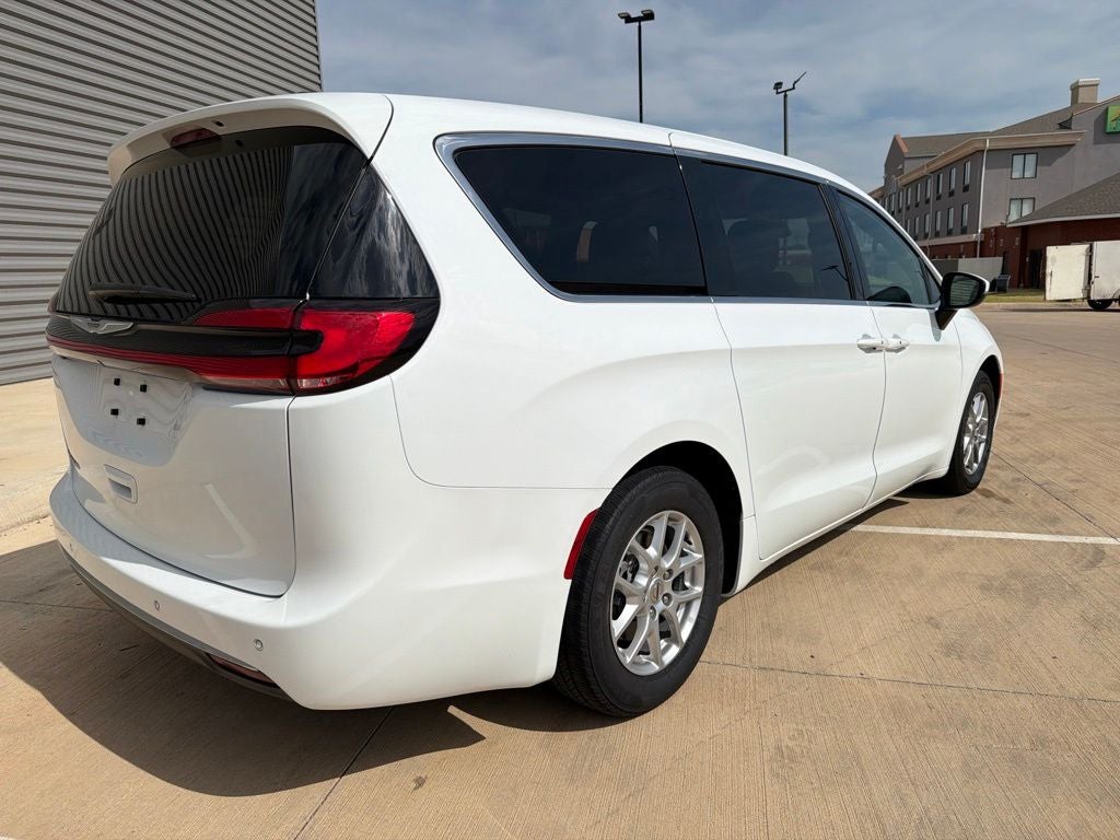 2023 Chrysler Pacifica Touring 7 Passenger