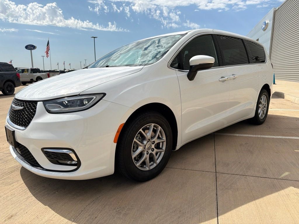 2023 Chrysler Pacifica Touring 7 Passenger