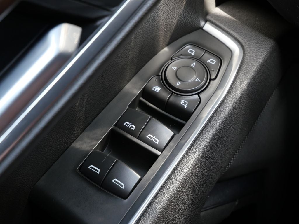 2025 GMC Sierra 1500 SLT 4WD | 5.3L V8
