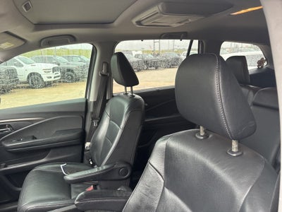 2017 Honda Pilot EX-L w/Rear Entertainment System