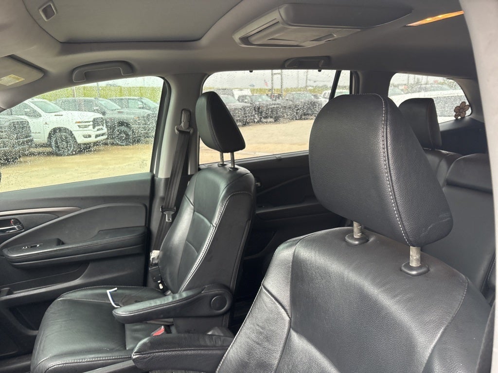 2017 Honda Pilot EX-L w/Rear Entertainment System