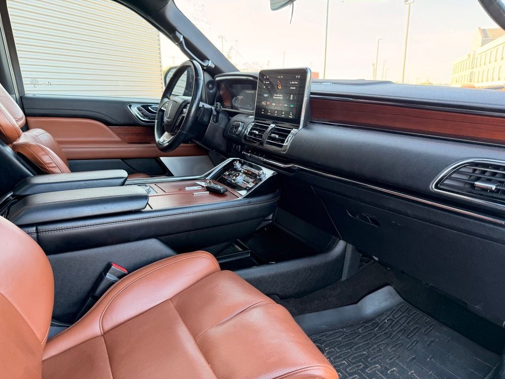 2021 Lincoln Navigator Reserve 4WD | Luxury Pkg