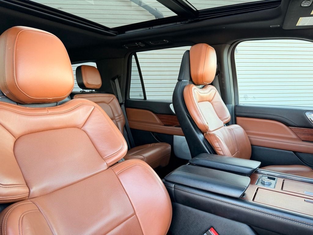 2021 Lincoln Navigator Reserve 4WD | Luxury Pkg