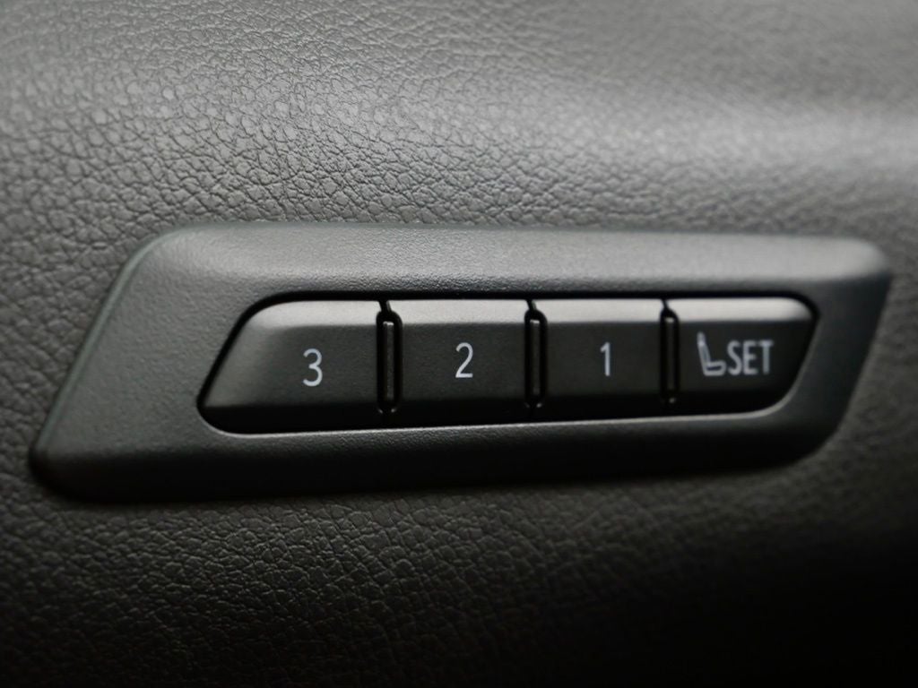 2023 Lexus UX 250h F SPORT Handling