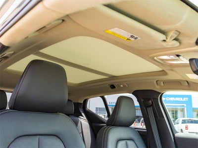 2023 Volvo XC40 B5 Plus Bright Theme