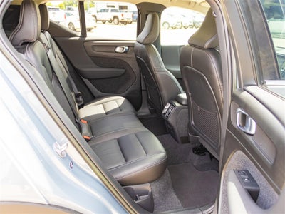 2023 Volvo XC40 B5 Plus Bright Theme
