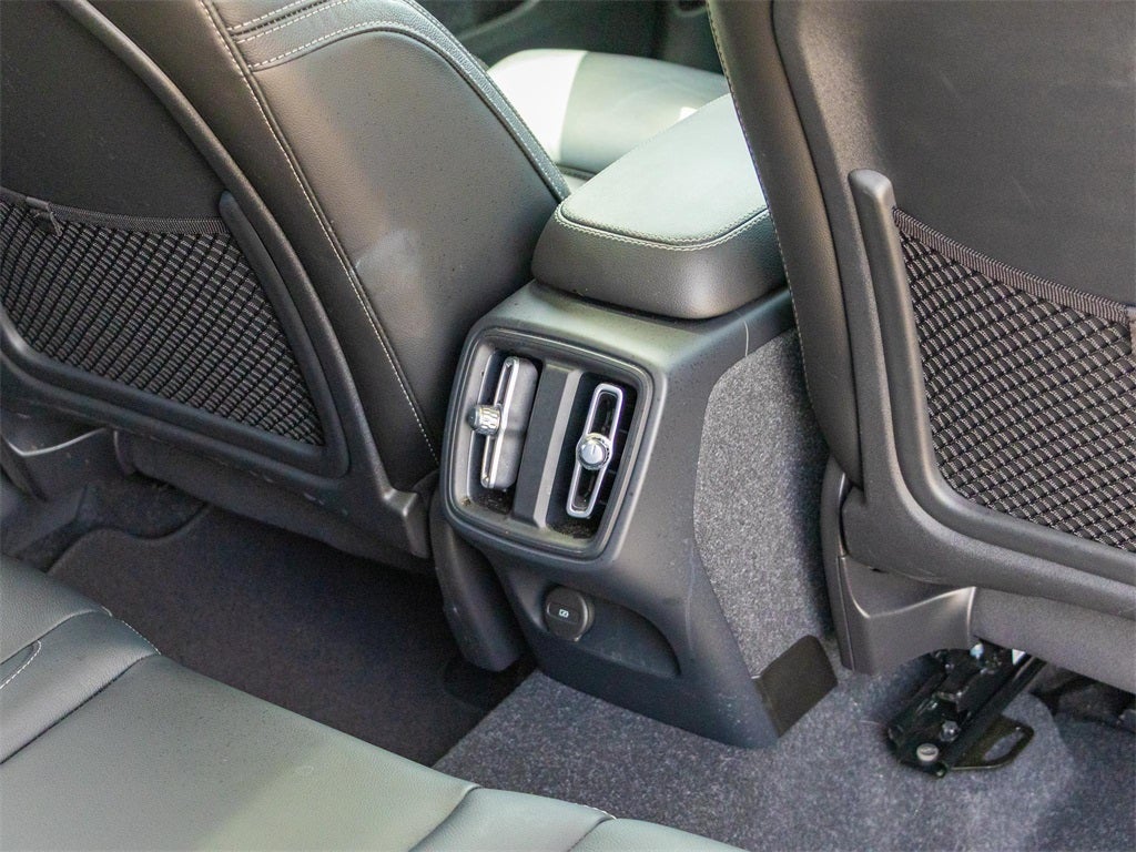 2023 Volvo XC40 B5 Plus Bright Theme