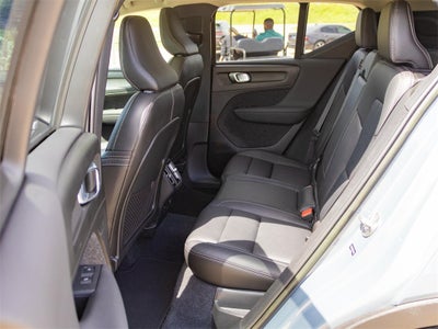 2023 Volvo XC40 B5 Plus Bright Theme