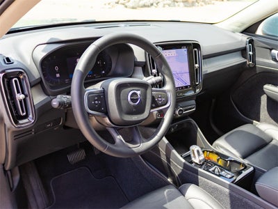 2023 Volvo XC40 B5 Plus Bright Theme