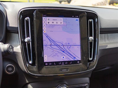 2023 Volvo XC40 B5 Plus Bright Theme