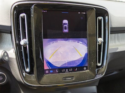2023 Volvo XC40 B5 Plus Bright Theme