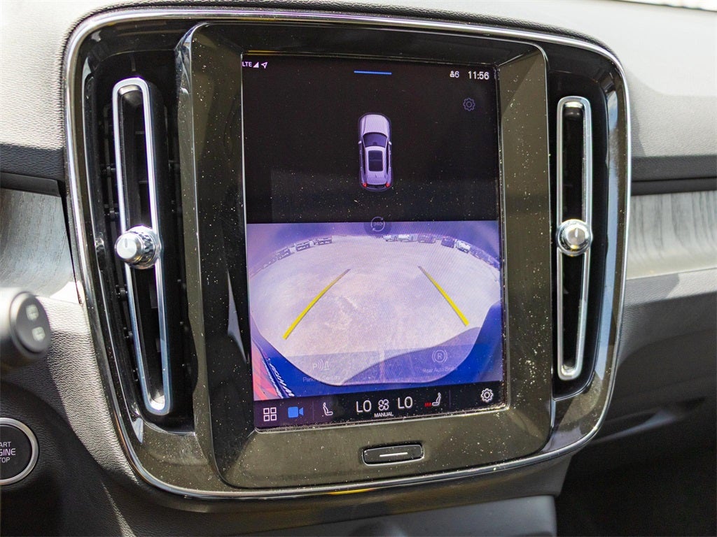 2023 Volvo XC40 B5 Plus Bright Theme