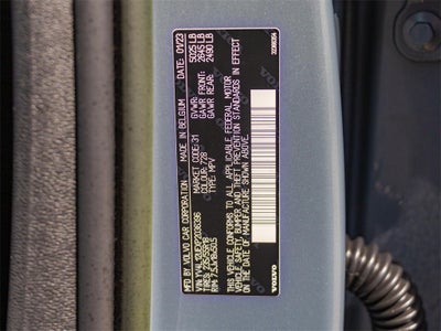 2023 Volvo XC40 B5 Plus Bright Theme