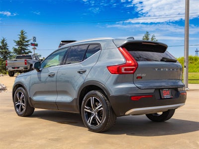 2023 Volvo XC40 B5 Plus Bright Theme