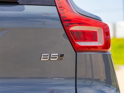 2023 Volvo XC40 B5 Plus Bright Theme